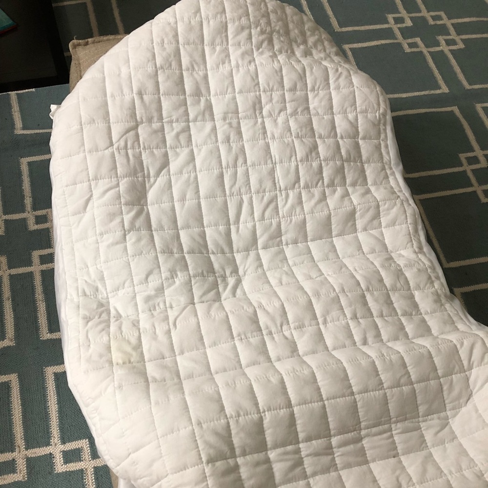 Crib mattress pad protector